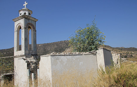 塞浦路斯山中被旧的毁坏的基督教石块教堂 气氛图片