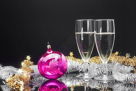 新年香槟杯和装饰 快乐的 圣诞节 庆典 问候语 庆祝图片
