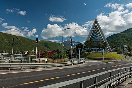 挪威特罗姆索北极大教堂 风景 瑟 城市 山图片