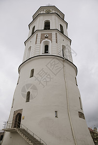 维尔纽斯圣斯坦尼斯劳斯和圣弗拉迪斯拉夫大教堂的钟楼图片