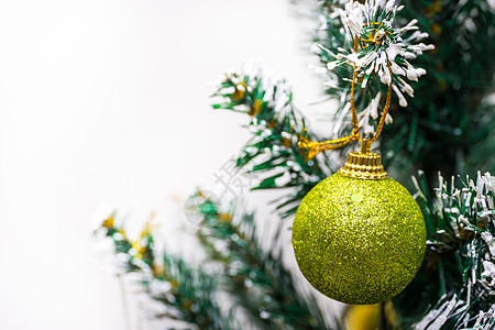 圣诞树装饰 冬季 圣诞节快乐 假期 喜庆的 快活的 佳节 问候卡图片