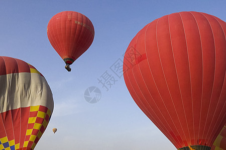 气球 在热气球中飞行 飞机 晴天 高的 黎明 假期图片