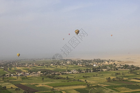 气球 在热气球中飞行 国家 假期 自由 日落 晴天图片