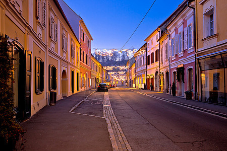街道晚夜进场景 晚上 市场 正方形 灯 建筑 奥地利帝国图片