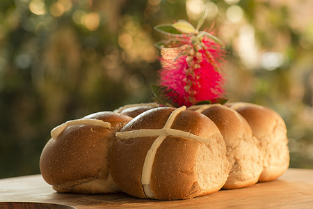 热交包 水果 食物 面包店 蛋糕 黄油 复活节 新鲜的 传统的图片