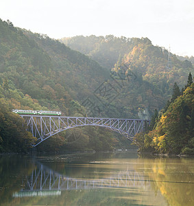 日本塔达米河第一桥日本 山 日出 树 天空 秋天图片