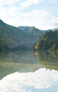 日本塔达米河第一桥日本 铁路 反射 山 只见图片