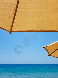 太阳伞与海洋图片