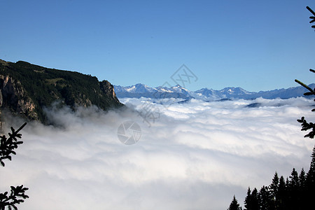 云层之上 白云岩 薄雾 阿尔卑斯山 特伦蒂诺 自然 夏天 蒂罗尔 意大利图片