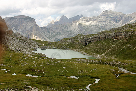 Dolomite的景观-Puez odle自然公园 丘陵 草地图片