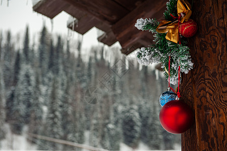 新年准备就绪 日志 房子 窗户 季节 家 木头 冰图片