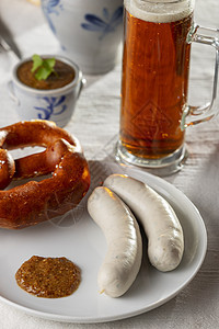 巴伐利亚白香肠配椒盐卷饼 乡村 啤酒 早餐 传统图片