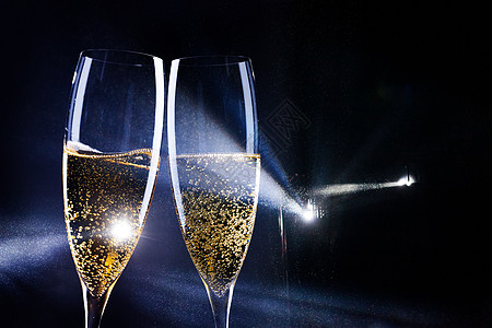 聚光灯下的两杯香槟 — 新年庆祝活动 十二钟图片