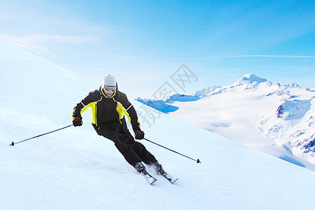 高山滑雪手在向下走的脚步上滑雪 旅行 晴天 索尔登图片