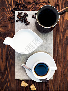 餐桌上的咖啡 暗色调 假期 乡村的 木板 木制的图片
