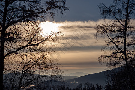 美丽的巴伐利亚的美丽冬天风景 寒冷的 户外的 山图片