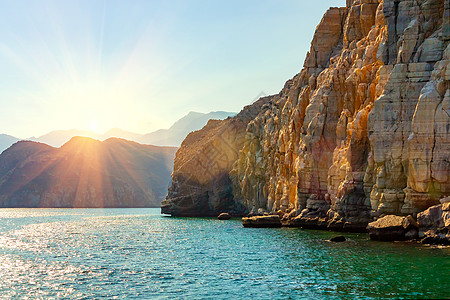 阿曼湾峡湾的海和岩石海岸 极光 自然 海岸线 旅行图片