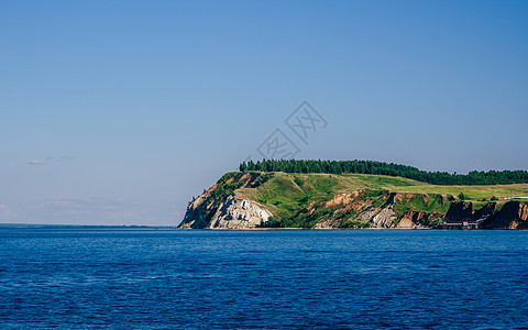 河的裂缝海岸图片