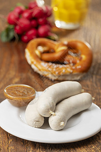 巴伐利亚白香肠配椒盐卷饼 萝卜 德国 蔬菜 传统图片