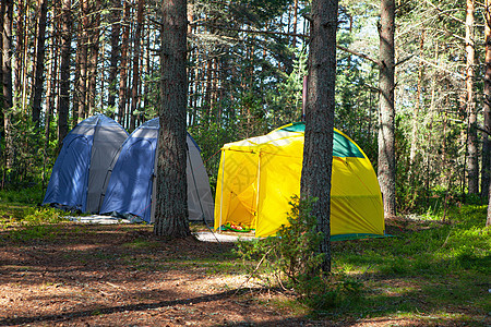 3个小型技术露营帐篷 用于提供下列服务图片