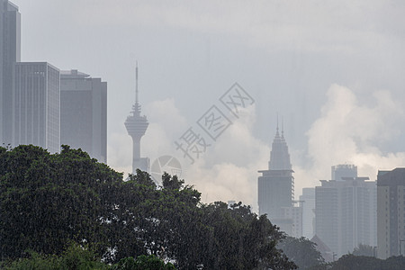 马来西亚季风季节吉隆坡强降雨图片