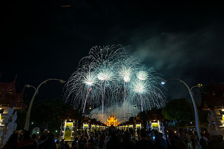 皇室2018年新年活动彩虹烟花 迈 旅行图片