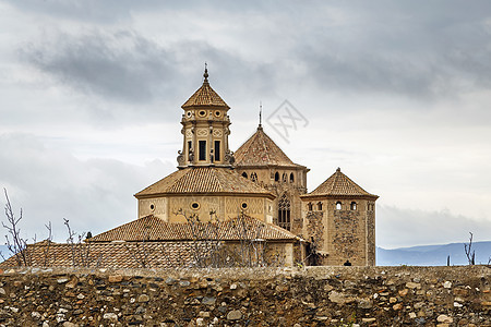 西班牙波布尔特修道院 地标 天主教的 天空 历史的 教会图片