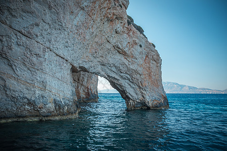 希腊扎金索斯岛的蓝色洞穴 扎金索斯岛上有水晶般清澈的海水的著名洞穴 石头 爱图片