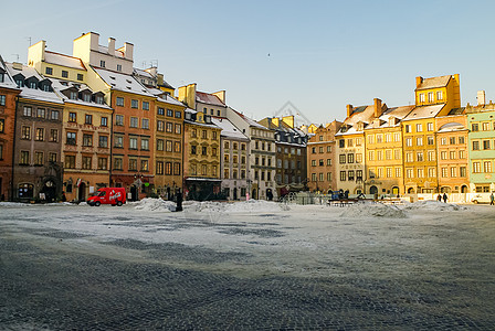 波兰华沙旧城市市场广场上的老房子 冬季时间 欧洲 建筑图片