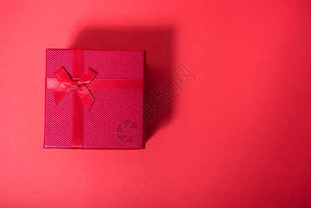 顶端视图关闭红色礼品盒 新年 季节 妈妈们 礼物 盒子图片