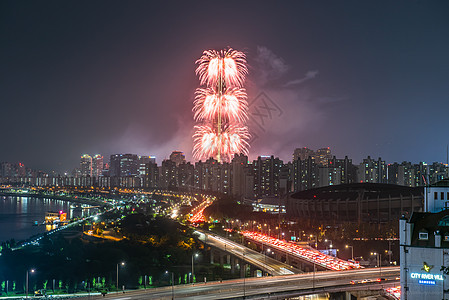 2019年5月4日韩国南韩 地标 烟花 庆典 天空图片