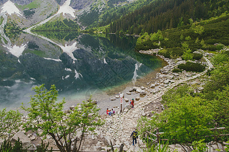 夏季山区湖 风景优美的 风景 蓝色的 绿色的 美丽的 清除 岩石 环境图片