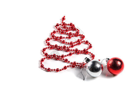 白色背景上带球的圣诞装饰圣诞树 礼物 宗教 喜悦图片