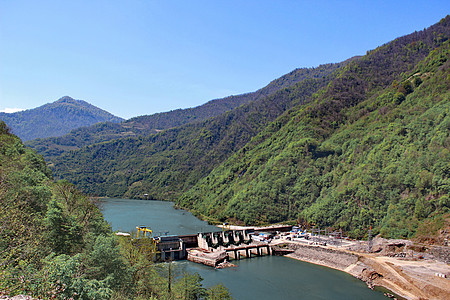 从格瓦拉堡垒到河边的景象 日落 旅游 阳光 山脉高清图片