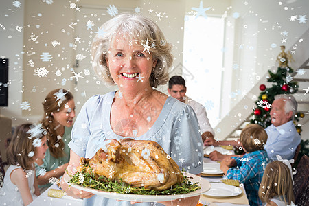 喜悦的祖母与圣诞节美食的综合形象 姐姐 父亲图片