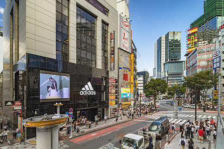Shibuya车站前的涉谷交叉交界处 路灯背景图片