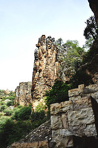 山丘和天空景观 欧洲 村庄 地标 户外 夏天 云图片