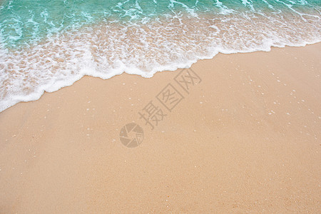 夏季沙滩概念-空沙滩上的软海浪 宁静 放松 夏天图片