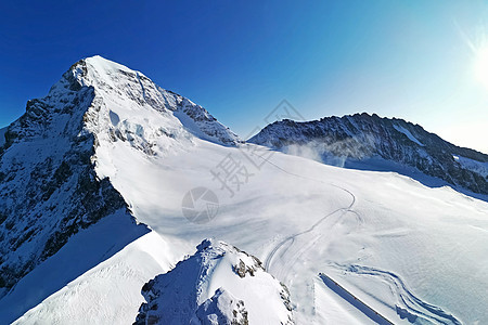 瑞士金德洛山雪山峰 有云海 旅行 瓦 风景优美的 风景图片