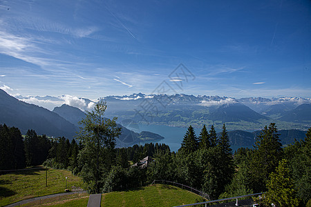 瑞士阿尔卑斯山脉在里吉卡尔特巴德的风景 假期图片