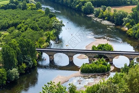 Castelnaud的多多纳河 卡斯泰尔诺 夏天 水图片