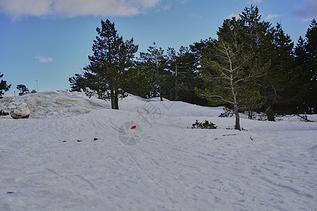 寒冬明亮的雪山风景 公园 冰冷的 雪花 新鲜 天空图片