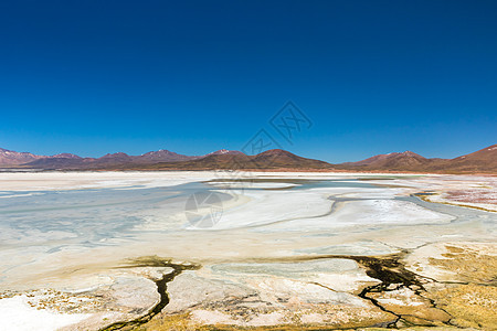 智利阿塔卡马沙漠 萨拉尔阿瓜斯卡连特斯 图亚科托湖 南美洲 天空 盐图片