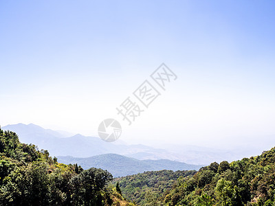 日出时的山地山谷 自然夏季风景 光束 环境图片