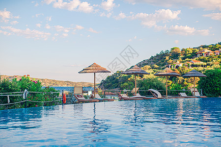 酒店度假村游泳池周围美丽的奢华风景 放松 岛图片