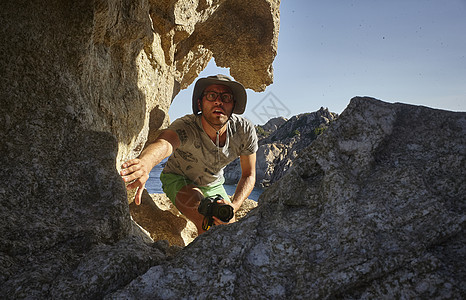 撒丁岛3号岩石上的攀爬者图片