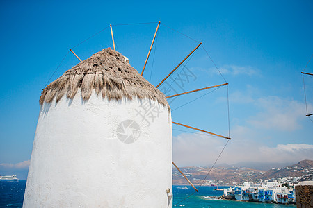 希腊Cyclades日出时对Mykonos岛传统希腊风车的著名观点 蓝色的 欧洲图片