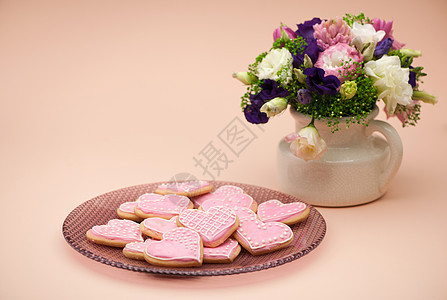情人节时以红心形状的 cookie 食物 糕点图片