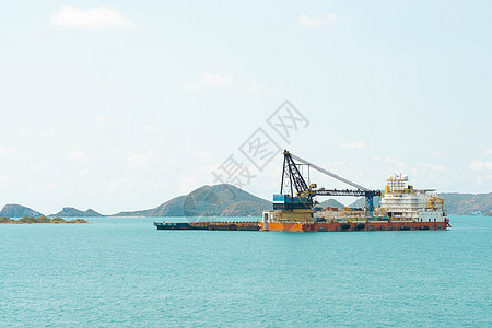 美丽的大海 有船和蓝天空 夏季和放松时间ccuc 夏天 水图片