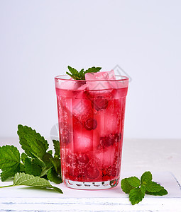以红莓果和零食为饮料 盛夏清酒 蔓越莓 成熟 叶子图片